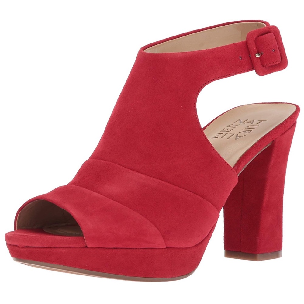 Nw suede naturalized sandals 6.5W